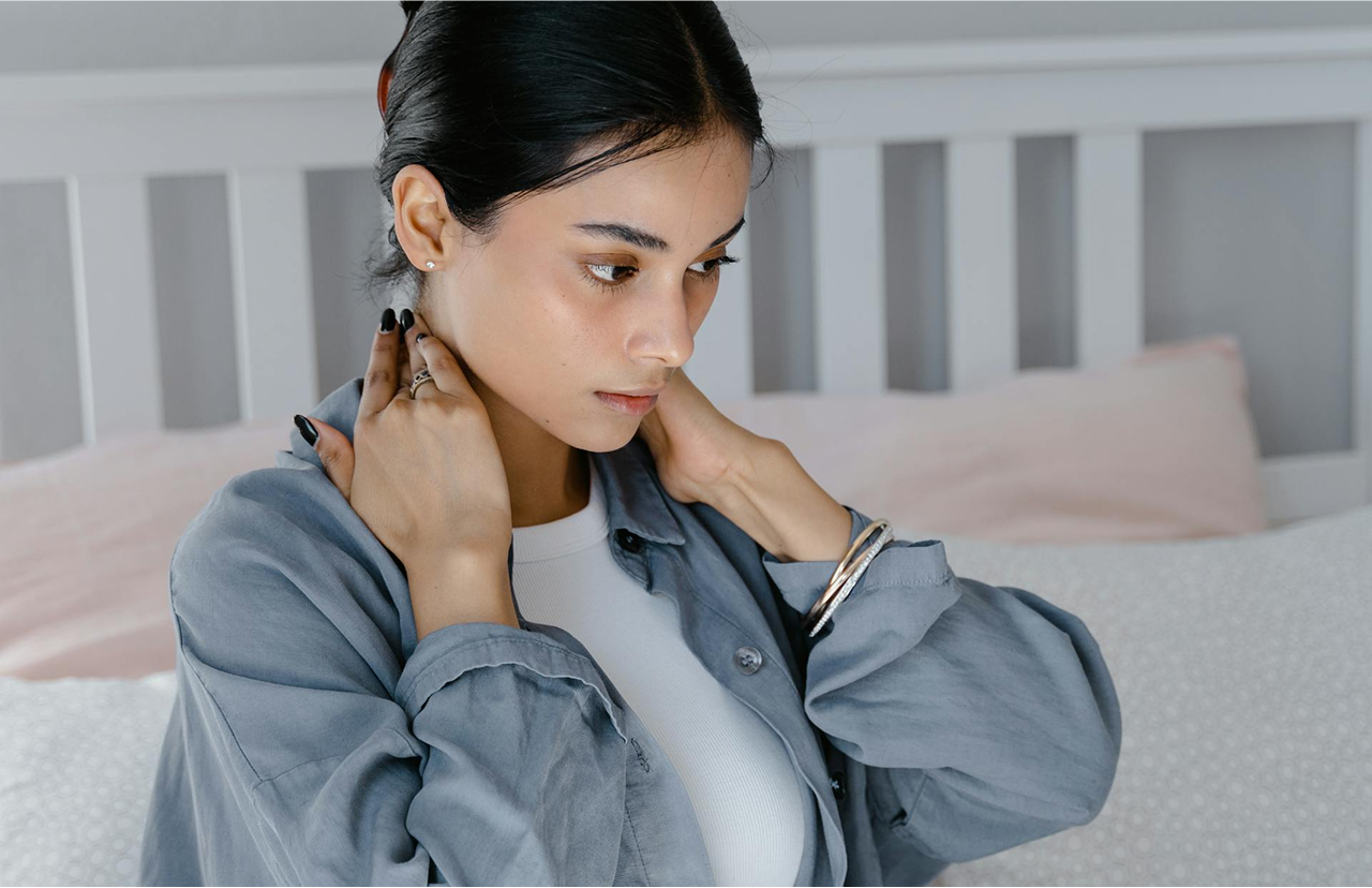 6 Quick 30-Second Rituals for Better Neck Health (Backed by Science)