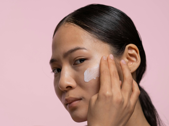 The Real Effects of Retinol on Anti-Aging and Hydration – Backed by Science