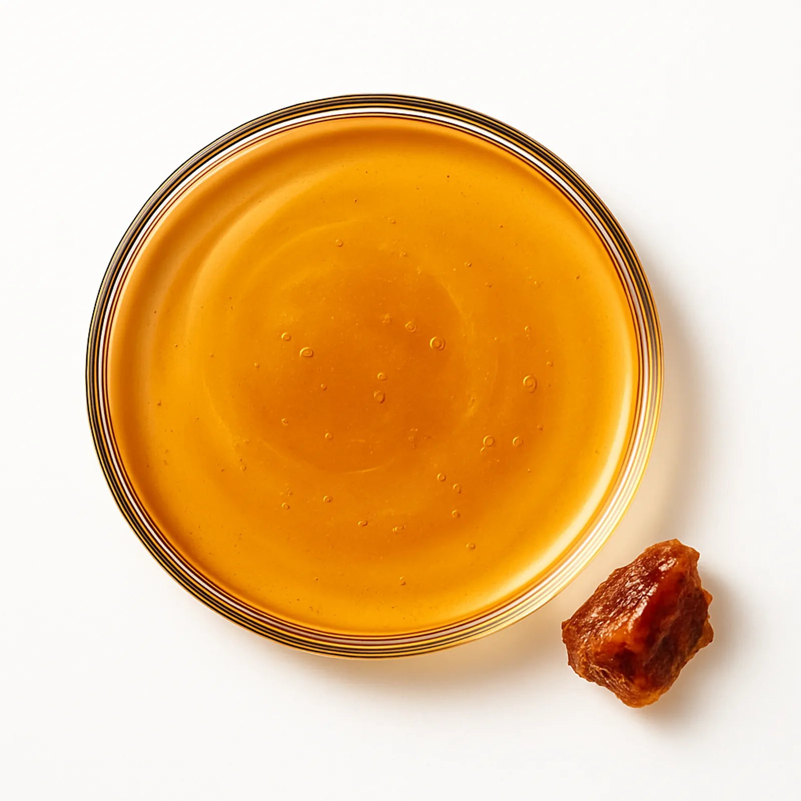 propolis_extract_1600.webp__PID:5143a994-4c21-4c37-bc81-0f2f92c2ff3d
